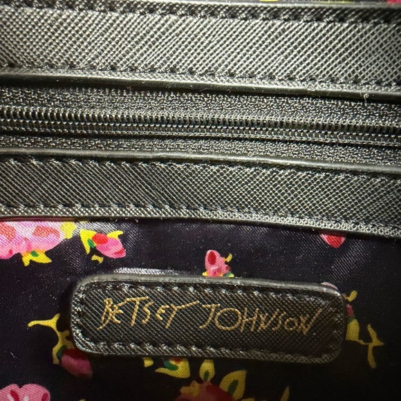 EUC Betsey Johnson Black and White Checkered Clutch With Floral Lining